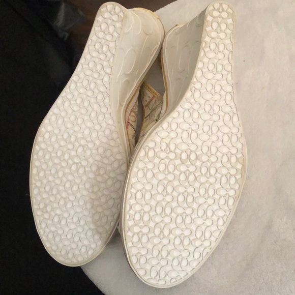Adorable Coach wedge shoes size 8B - Picture 5 of 6